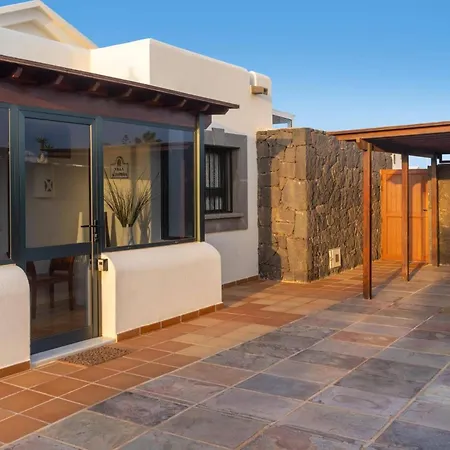 فيلة Alhambra By *