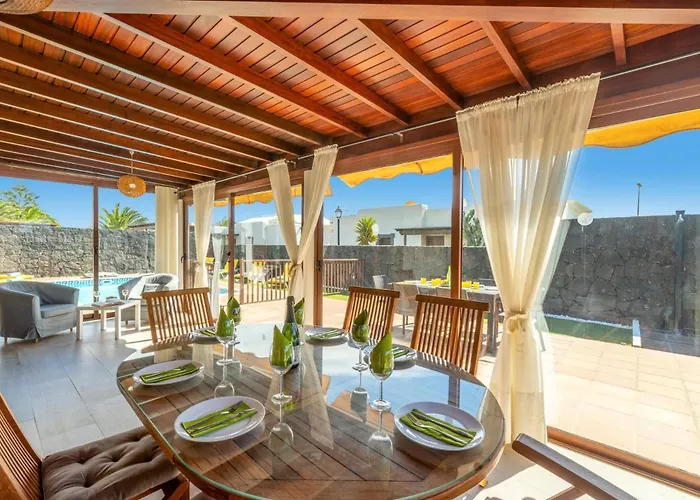 فيلة Alhambra By *