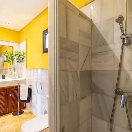 别墅 Alhambra By *